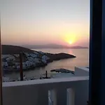 شقة θέαστρον - Theastron House With Great View In Chora Pera Gyalos