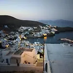 θέαστρον - Theastron House With Great View In Chora Pera Gyalos