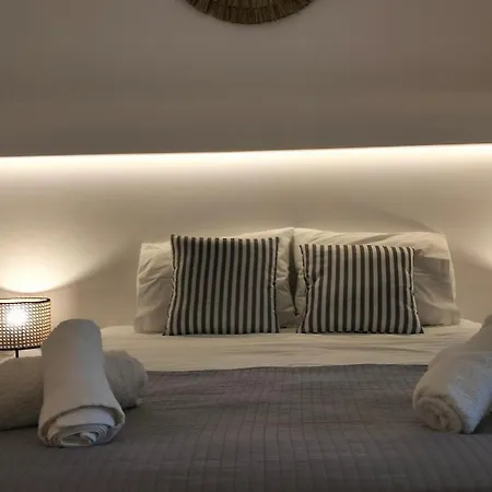 θέαστρον - Theastron House With Great View In Chora شقة *