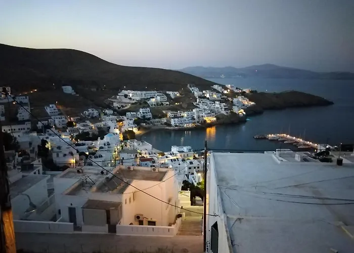 θέαστρον - Theastron House With Great View In Chora Pera Gyalos