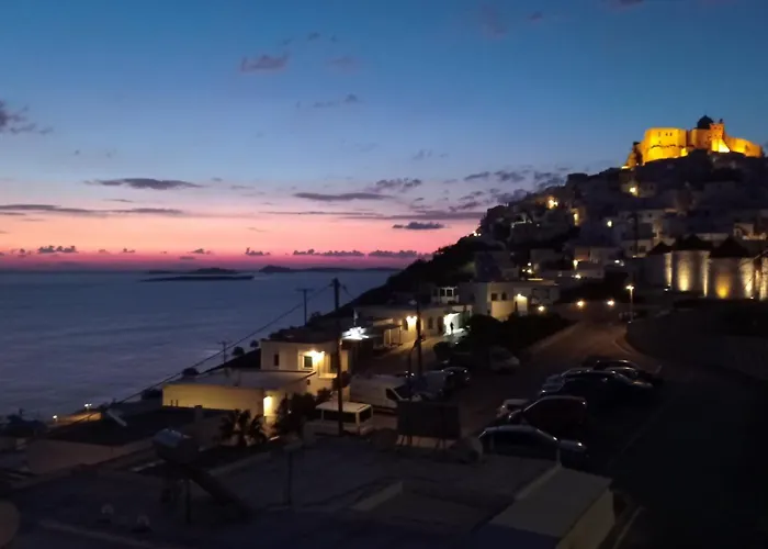 아파트 θέαστρον - Theastron House With Great View In Chora Pera Gyalos